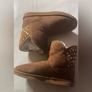 Aldo women  size 11 chestnut suede gold studs detailing logo back ankle boots